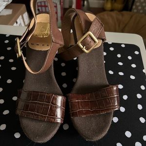 Gently loved Kanna wedge sandals
